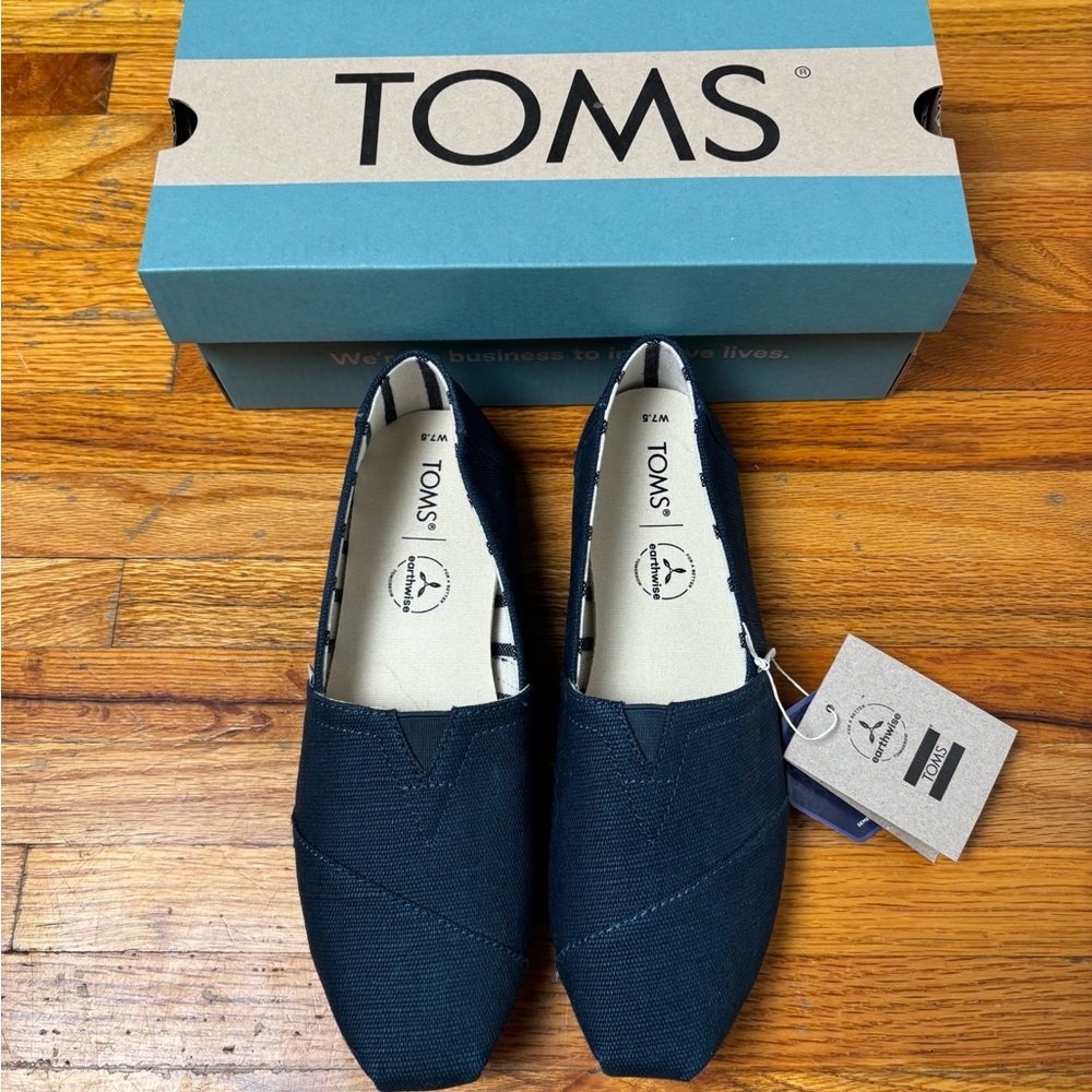 TOMS Women’s Dark Blue Slip-On Loafers canvas 7.5